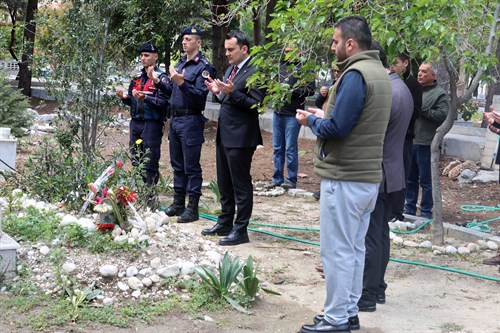 Kaymakamımız Musa Kazım ÇELİK, Merhum Uğur KARCI’nın Vefatının Seneidevriyesinde Kabrini Ziyaret Etti